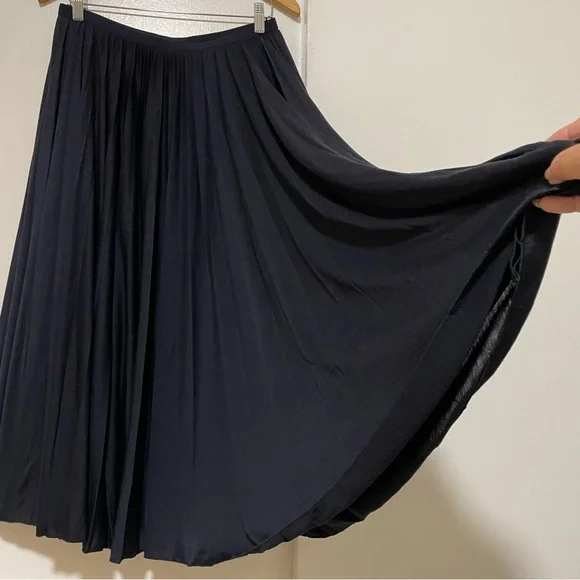 MaxMara Black Midi Lining Skirt Size Large - Picture 2 of 5